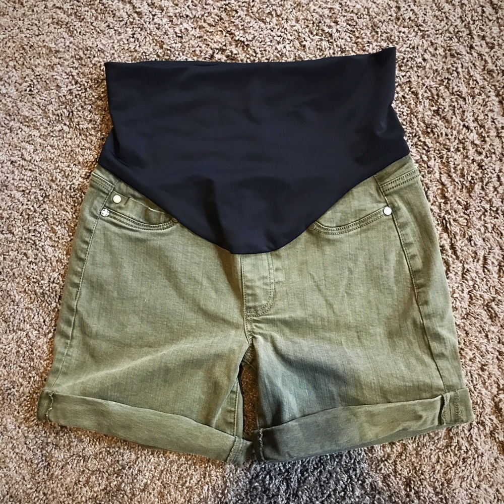 💚SOLD💚 Maternity shorts